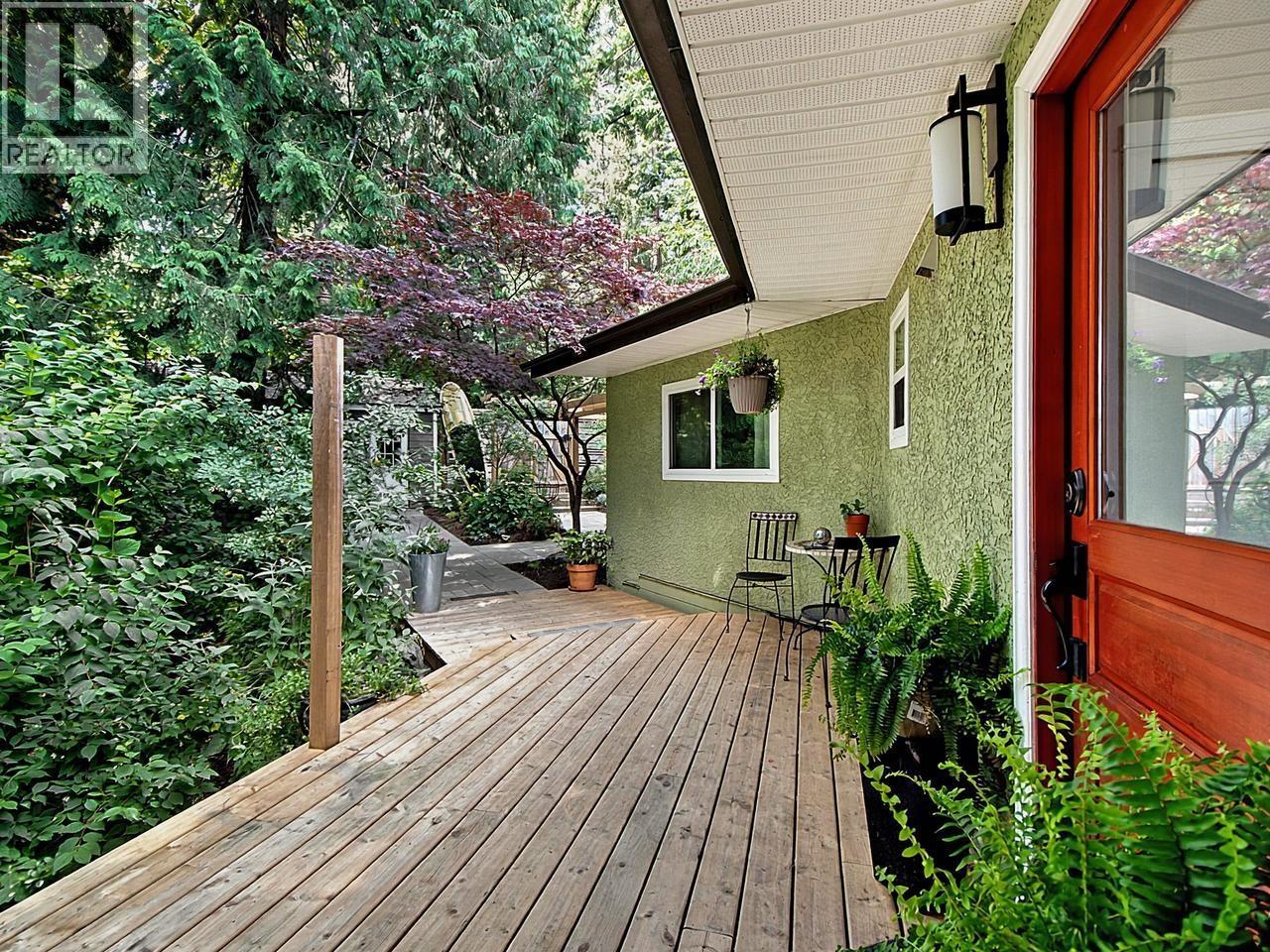 1211 Miller Road, Bowen Island, British Columbia V0N 1G1 - Photo 3 - R3141669