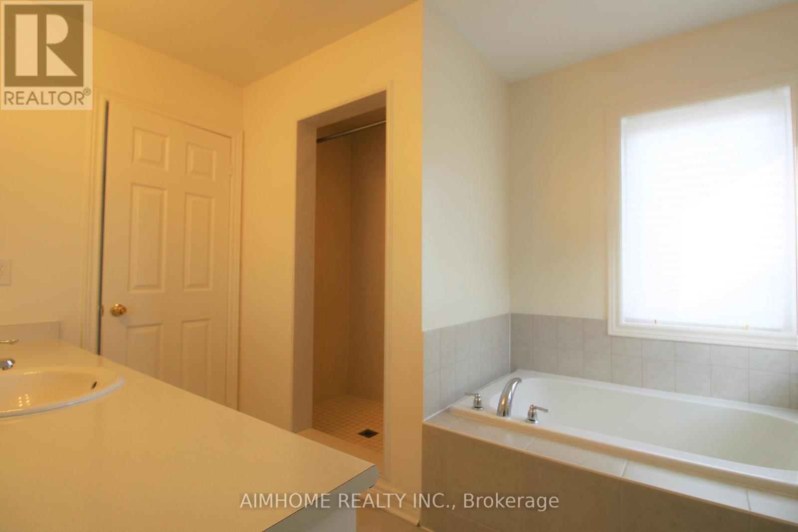 38 Foxberry Road, East Gwillimbury, Ontario L9N 0P6 - Photo 28 - N13508014