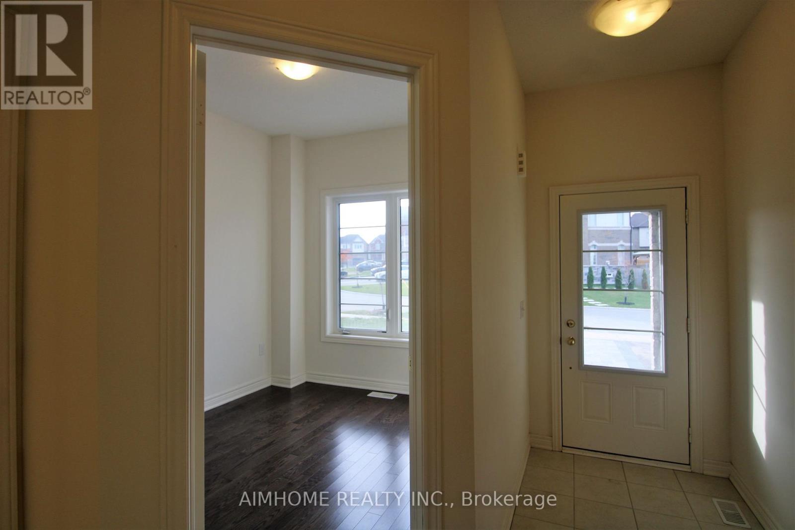 38 Foxberry Road, East Gwillimbury, Ontario L9N 0P6 - Photo 5 - N13508014