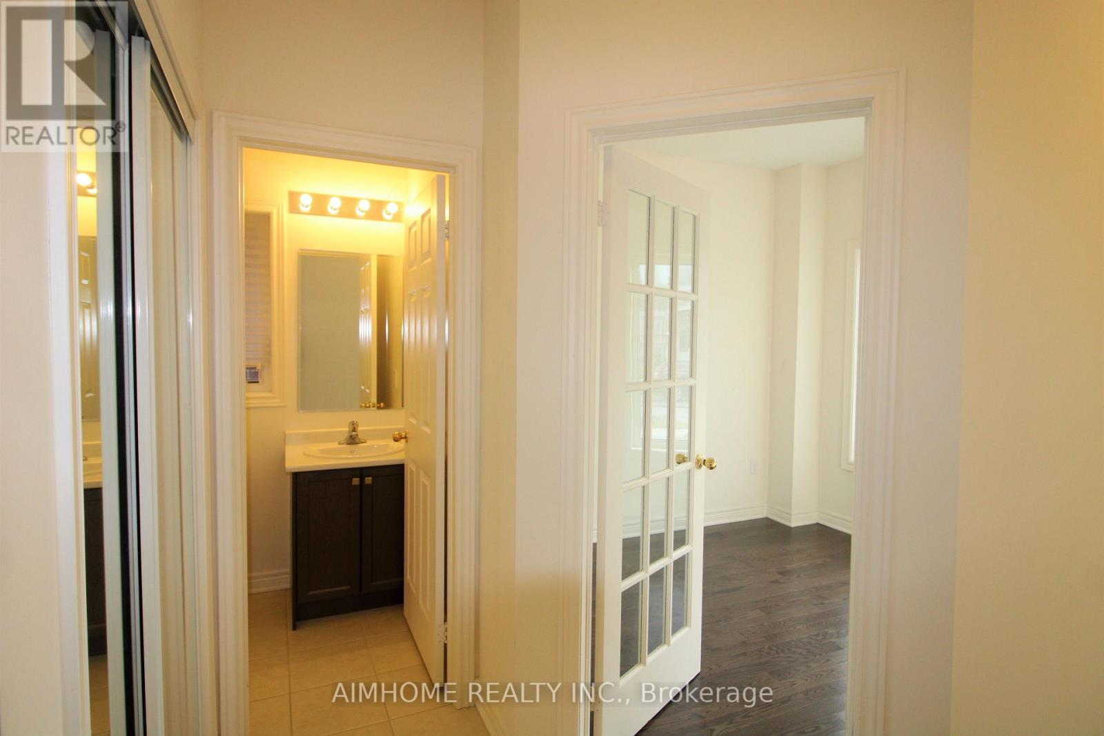 38 Foxberry Road, East Gwillimbury, Ontario L9N 0P6 - Photo 8 - N13508014