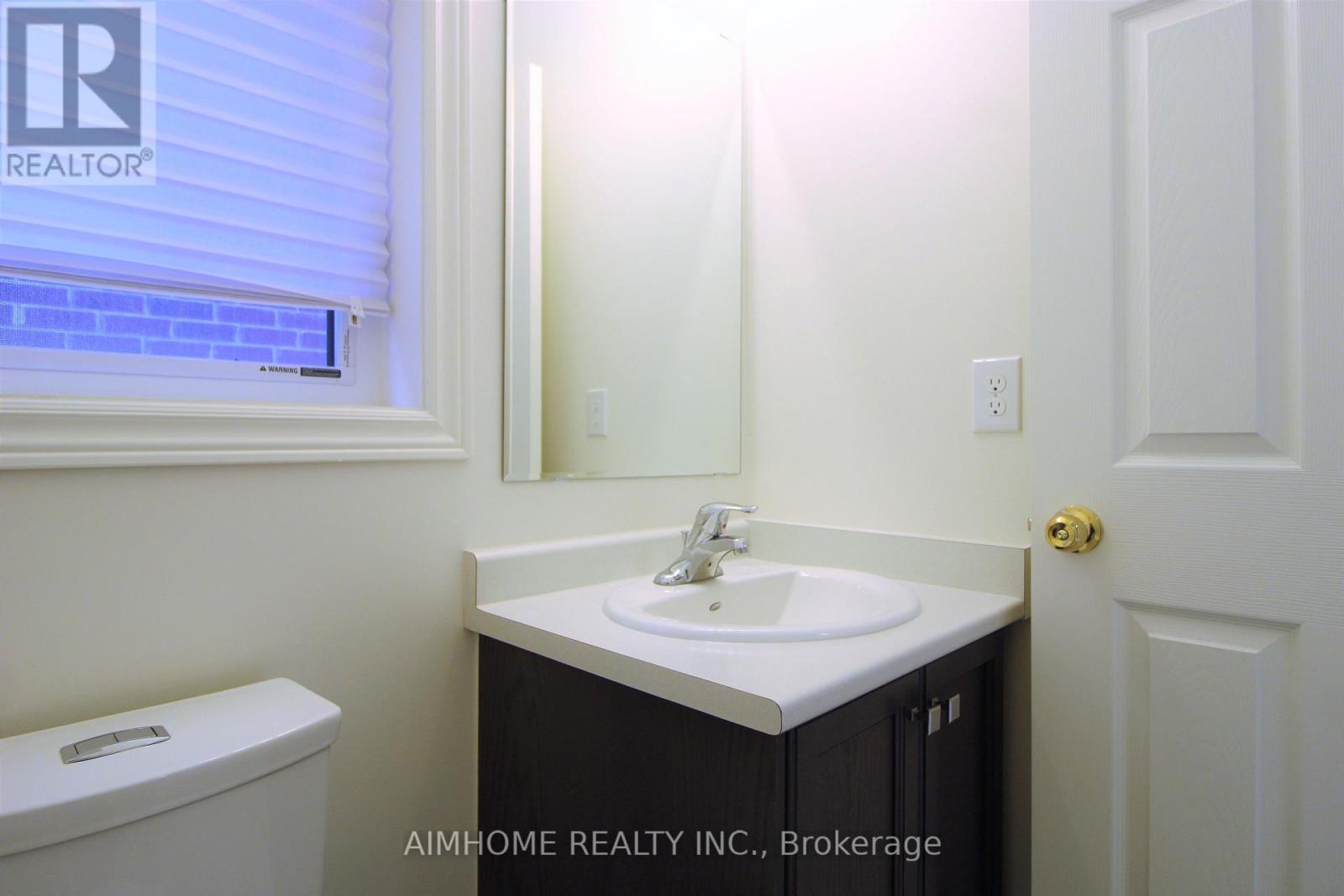 38 Foxberry Road, East Gwillimbury, Ontario L9N 0P6 - Photo 9 - N13508014