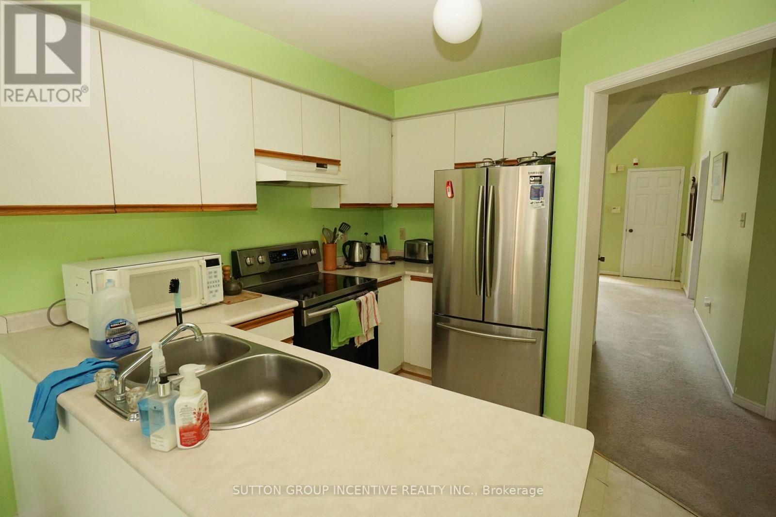 243 Hickling Trail, Barrie, Ontario  L4M 5W9 - Photo 11 - S13507962