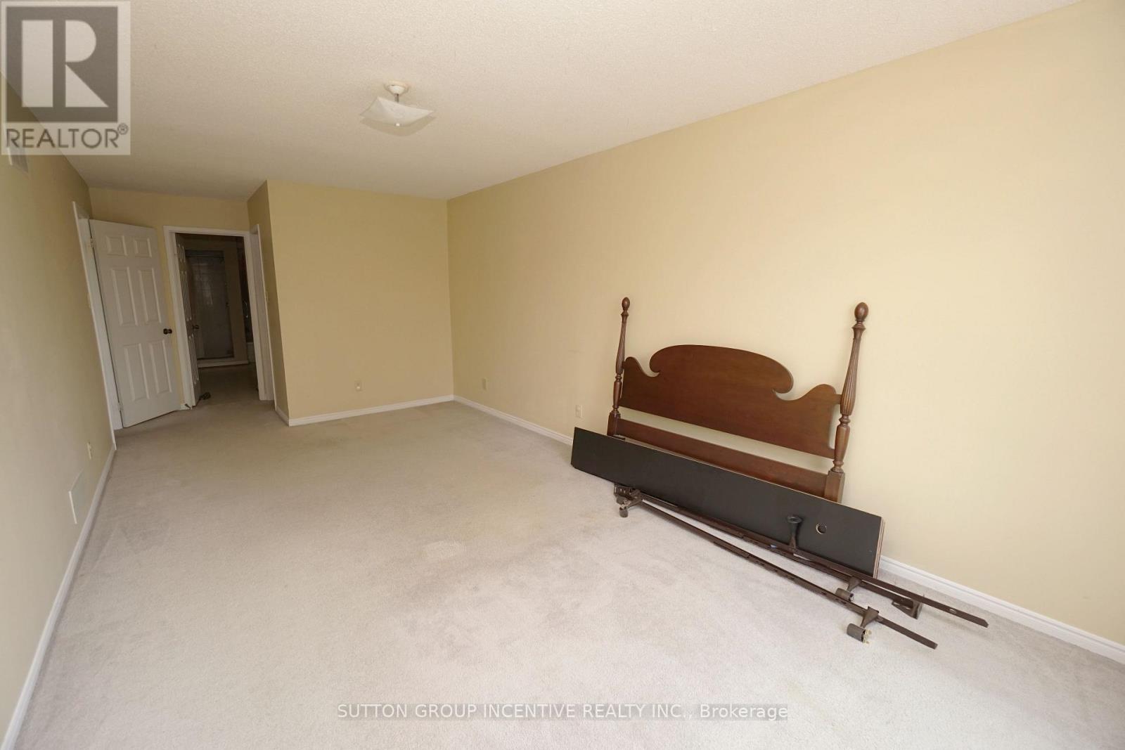 243 Hickling Trail, Barrie, Ontario  L4M 5W9 - Photo 18 - S13507962