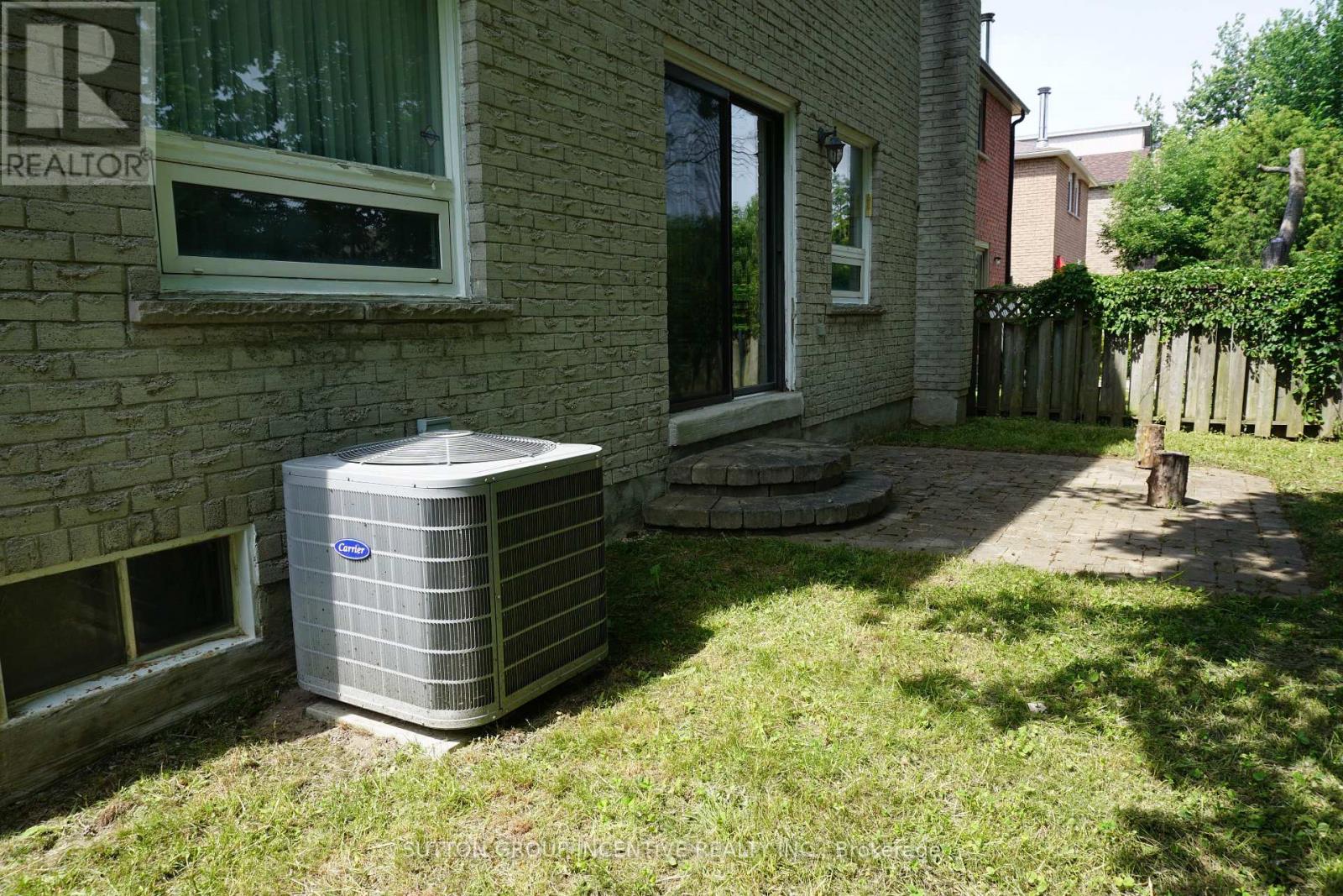 243 Hickling Trail, Barrie, Ontario  L4M 5W9 - Photo 4 - S13507962