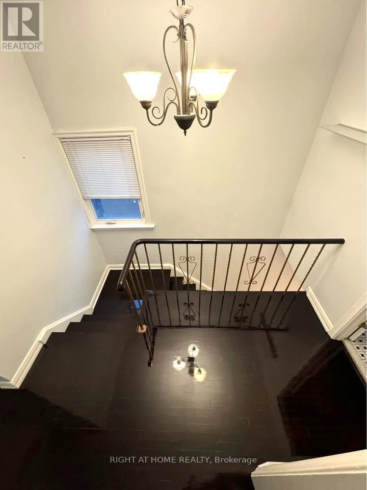 43 Foxrun Avenue, Toronto, Ontario  M3L 1L9 - Photo 6 - W13507992