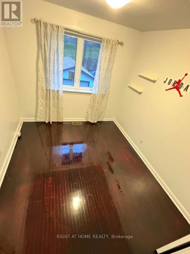 43 Foxrun Avenue, Toronto, Ontario  M3L 1L9 - Photo 8 - W13507992