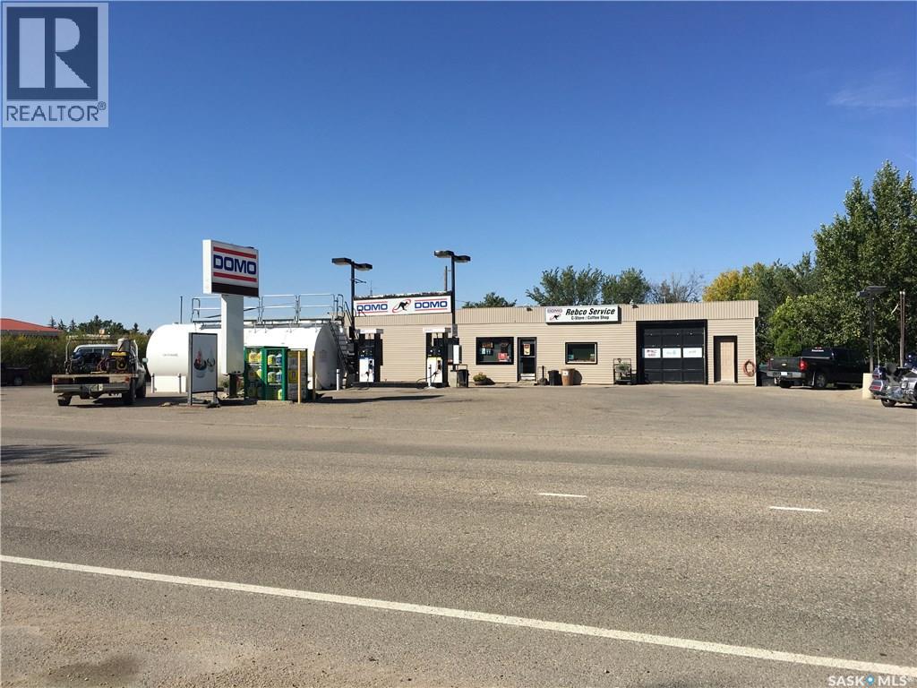 110 2nd Street, Kyle, Saskatchewan  S0L 1T0 - Photo 2 - SK040906