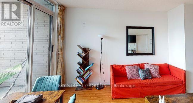 302 - 8 Telegram Mews, Toronto, Ontario  M5Y 3Z5 - Photo 2 - C13508066
