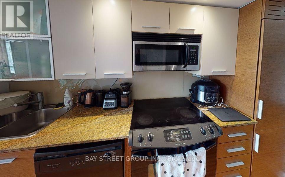 302 - 8 Telegram Mews, Toronto, Ontario  M5Y 3Z5 - Photo 6 - C13508066