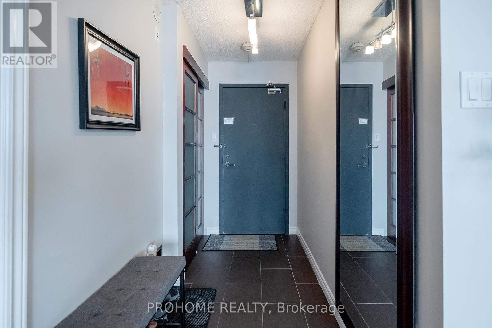 1901 - 45 Carlton Street, Toronto, Ontario  M5B 2H9 - Photo 4 - C13508078