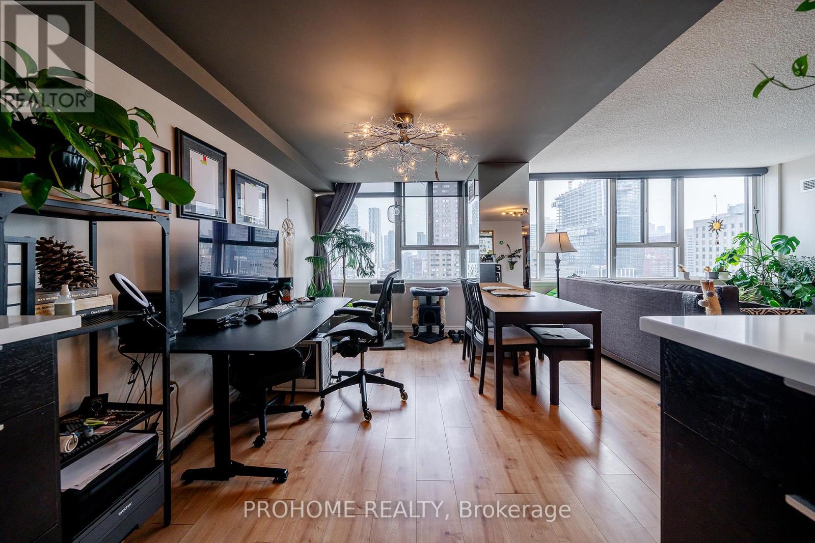 1901 - 45 Carlton Street, Toronto, Ontario  M5B 2H9 - Photo 8 - C13508078