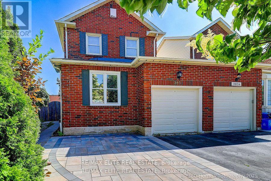 2032 GLENADA CRESCENT, Oakville, Ontario