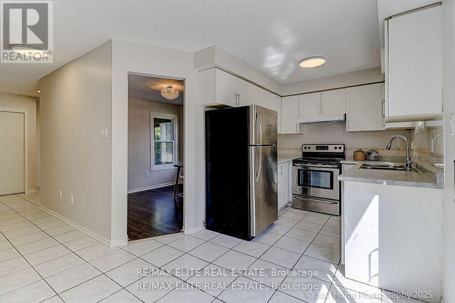 2032 Glenada Crescent, Oakville, Ontario  L6H 4M5 - Photo 11 - W13508122