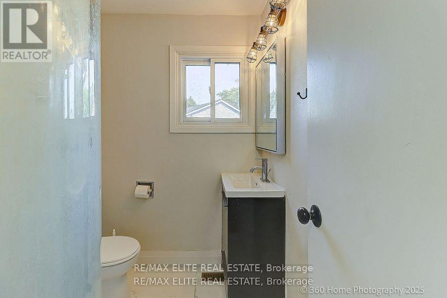 2032 Glenada Crescent, Oakville, Ontario  L6H 4M5 - Photo 14 - W13508122