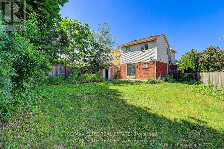 2032 Glenada Crescent, Oakville, Ontario  L6H 4M5 - Photo 28 - W13508122