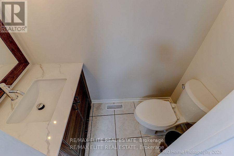 2032 Glenada Crescent, Oakville, Ontario  L6H 4M5 - Photo 5 - W13508122