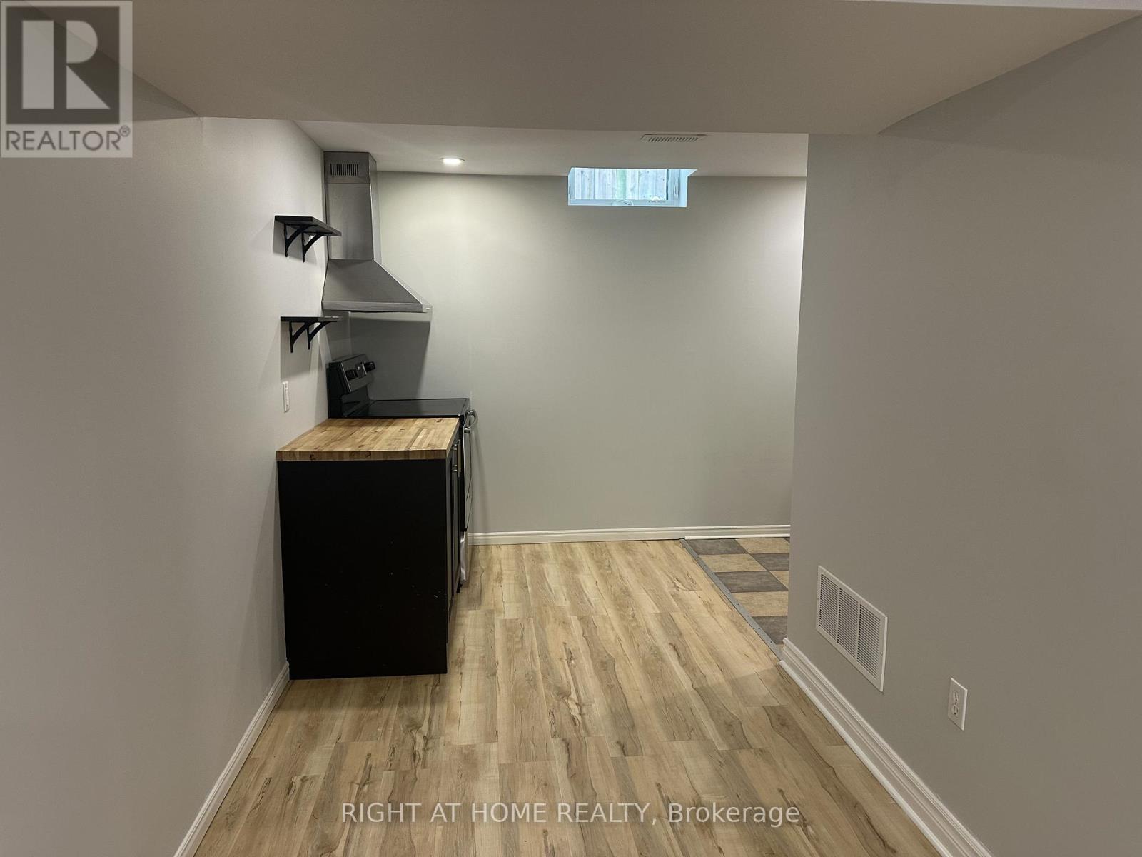 39 Distin Drive, Hamilton, Ontario  L9A 5K4 - Photo 8 - X13508082