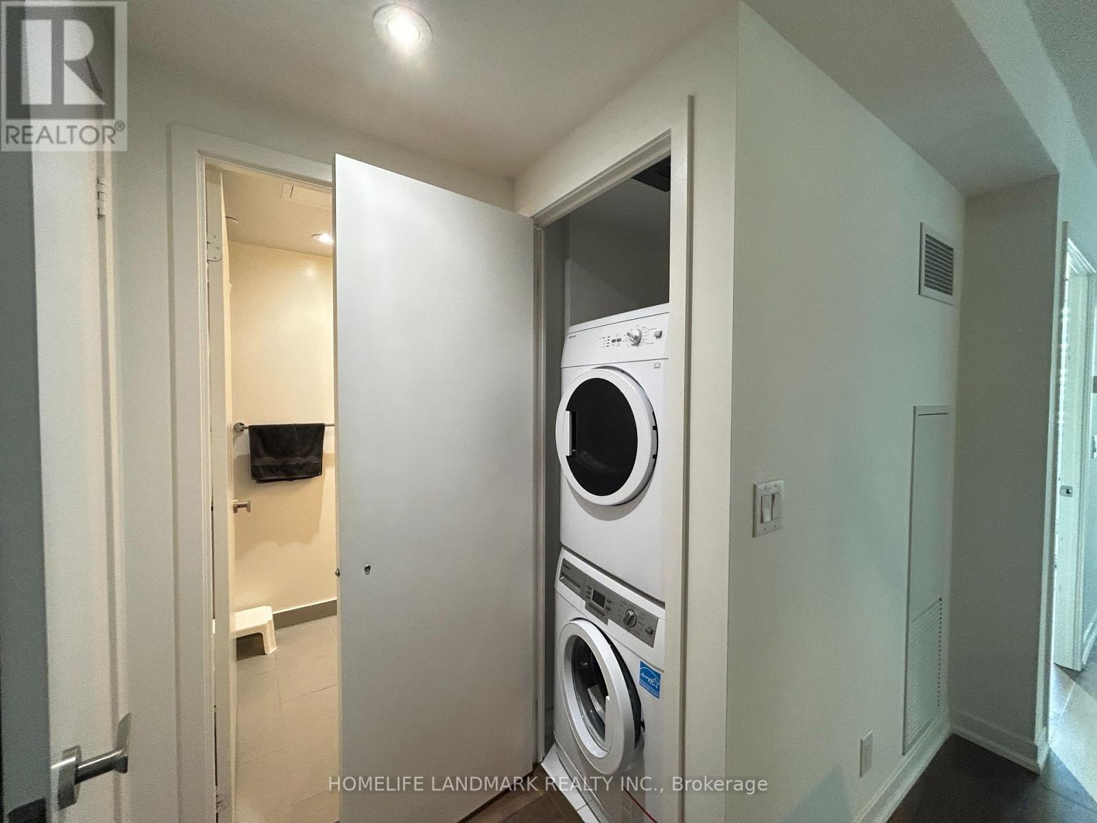2006 - 100 Harbour Street, Toronto, Ontario  M5J 0B5 - Photo 14 - C13508134