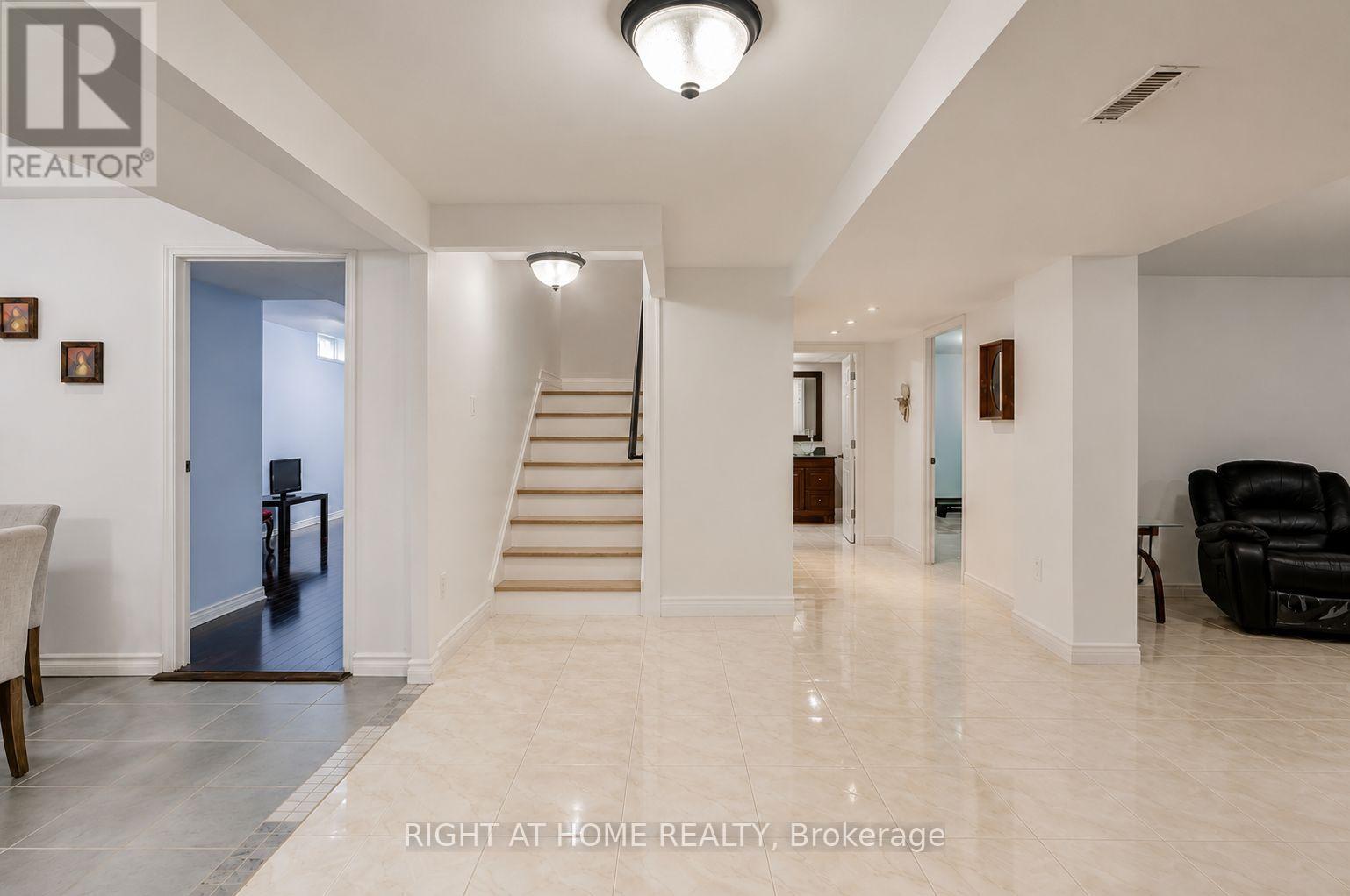 123 Lamp Crescent, Vaughan, Ontario  L4L 6J7 - Photo 17 - N13508140