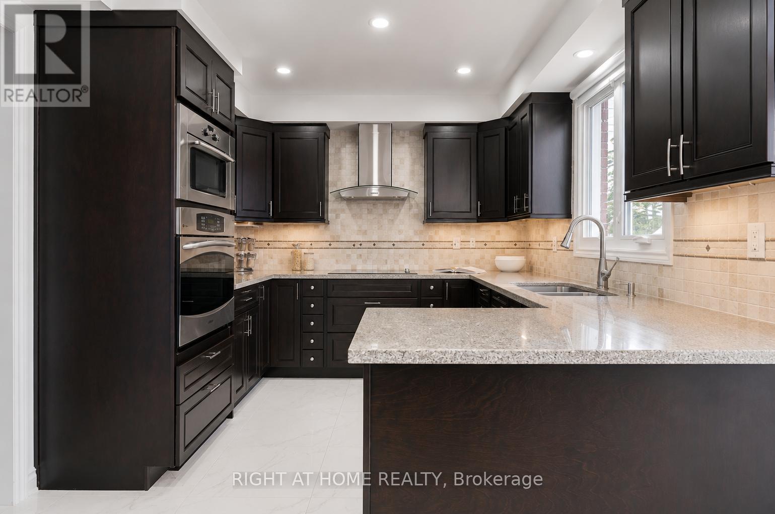 123 Lamp Crescent, Vaughan, Ontario  L4L 6J7 - Photo 5 - N13508140