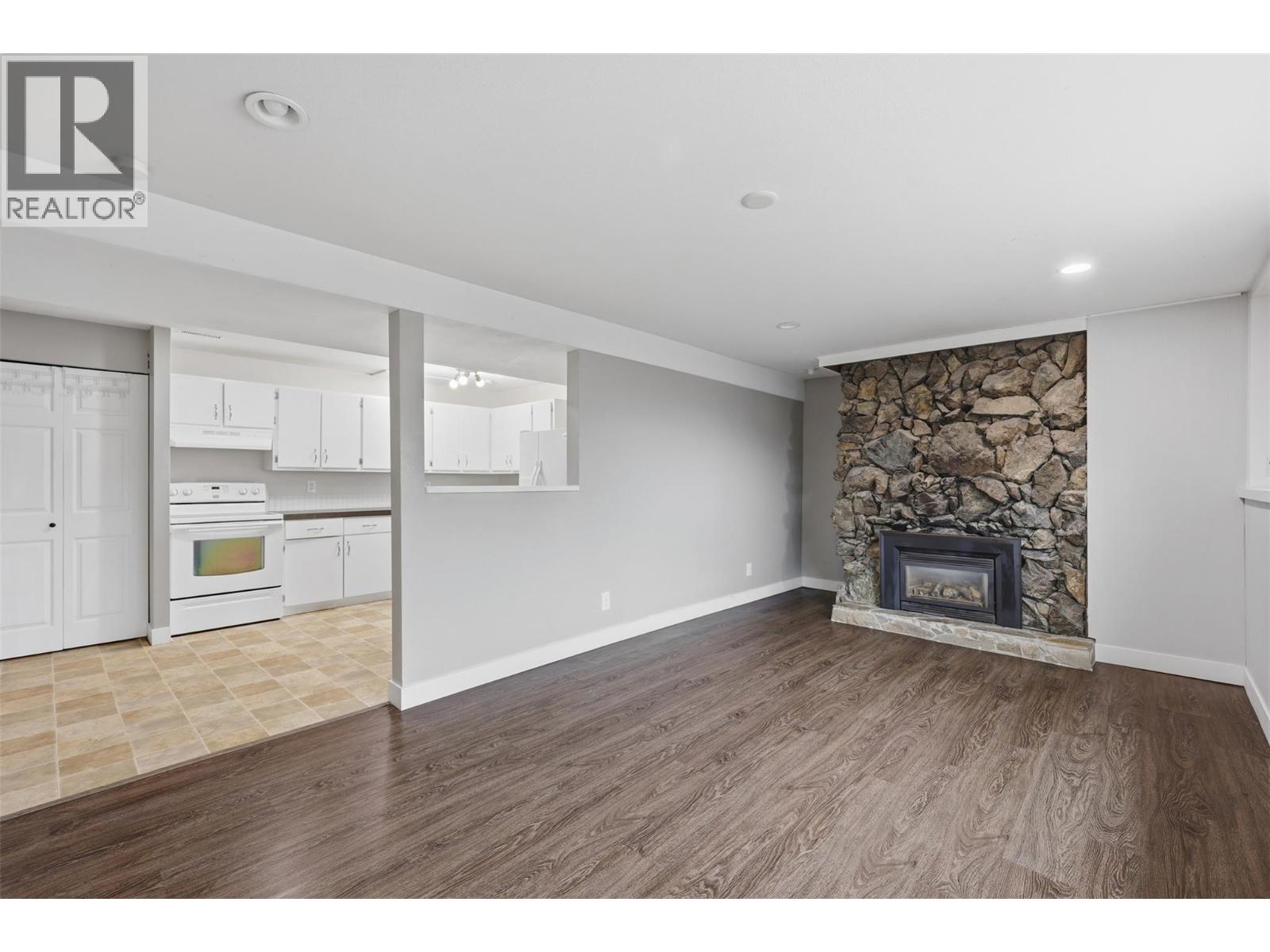 Listing image 52