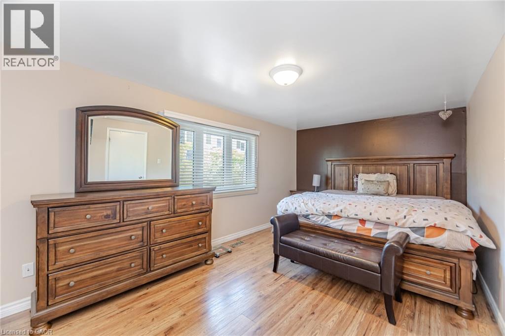 1021 Falgarwood Drive, Oakville, Ontario  L6H 1N7 - Photo 7 - 40844390