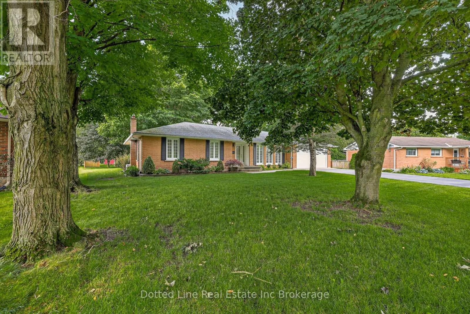 40 Parkdale Avenue, Tillsonburg, Ontario  N4G 4C6 - Photo 4 - X13508226