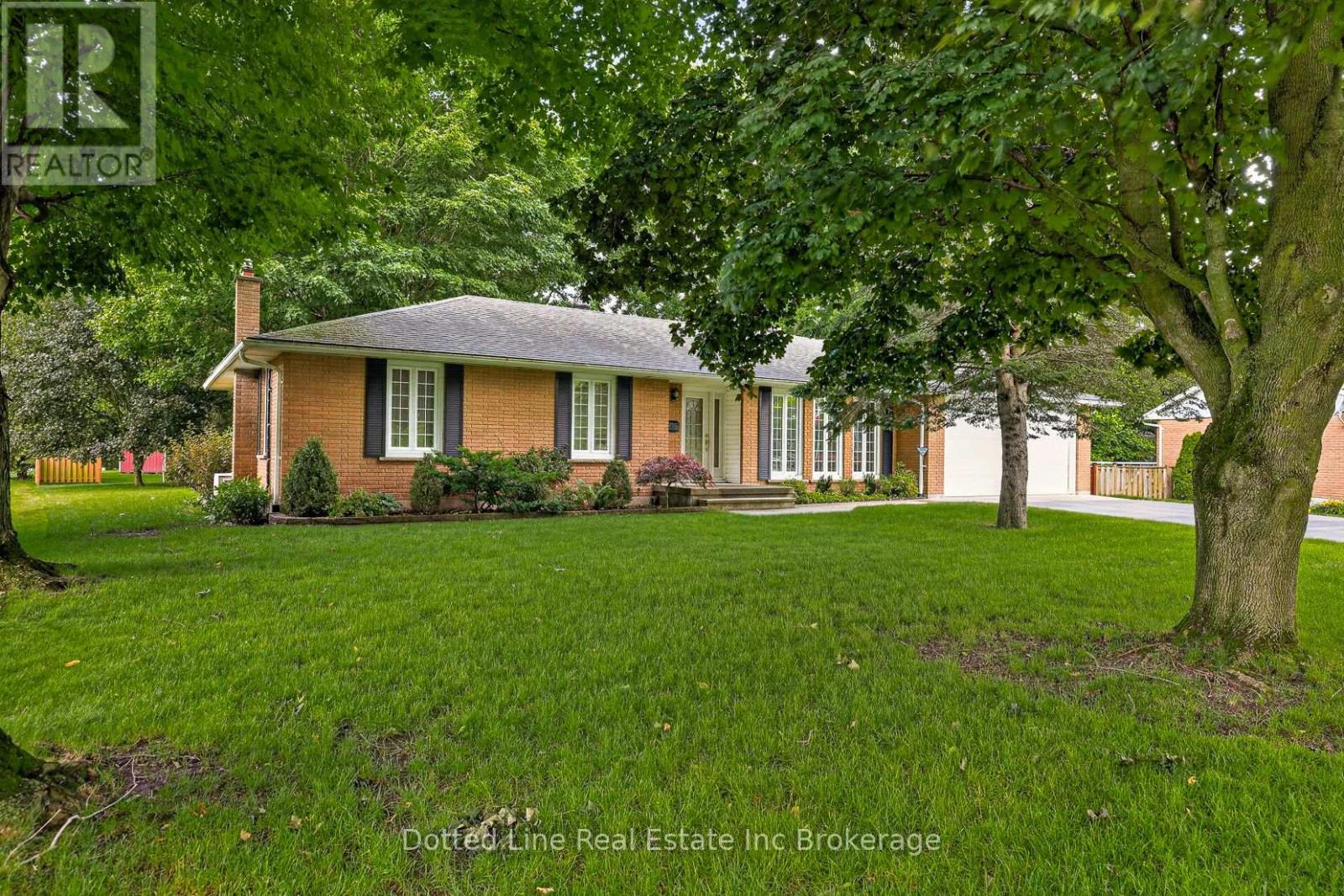 40 Parkdale Avenue, Tillsonburg, Ontario  N4G 4C6 - Photo 5 - X13508226