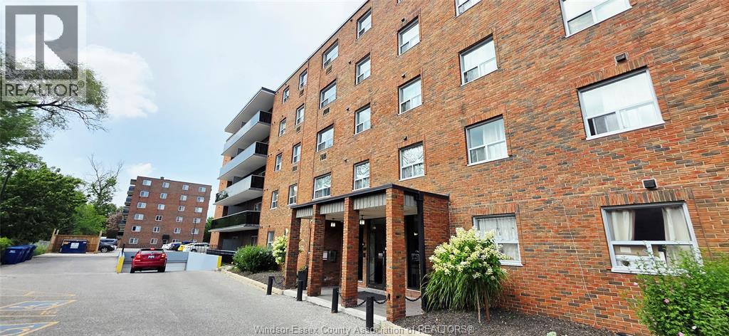 3900 WYANDOTTE STREET East Unit# 121, Windsor, Ontario