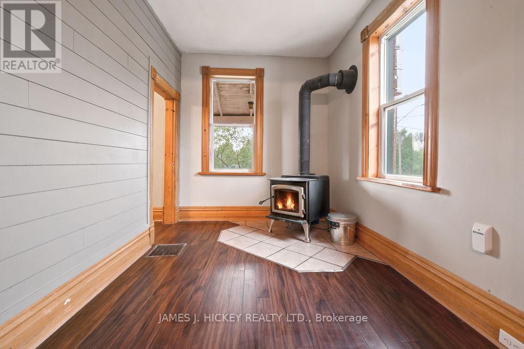 20 Main Street, Laurentian Hills, Ontario  K0J 1J0 - Photo 10 - X13508242