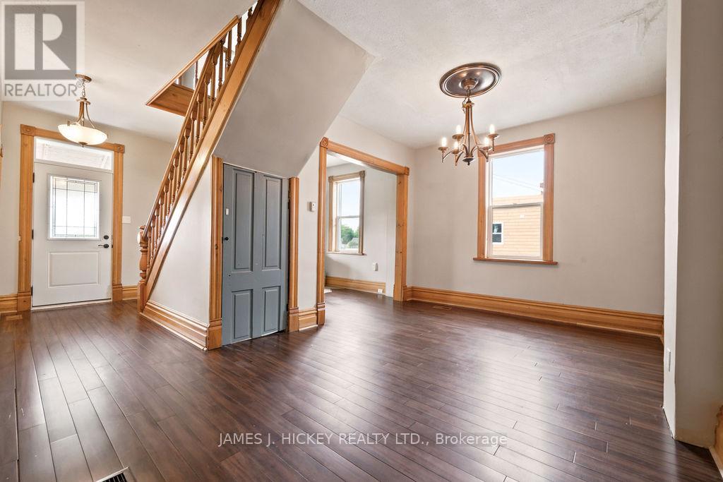 20 Main Street, Laurentian Hills, Ontario  K0J 1J0 - Photo 12 - X13508242
