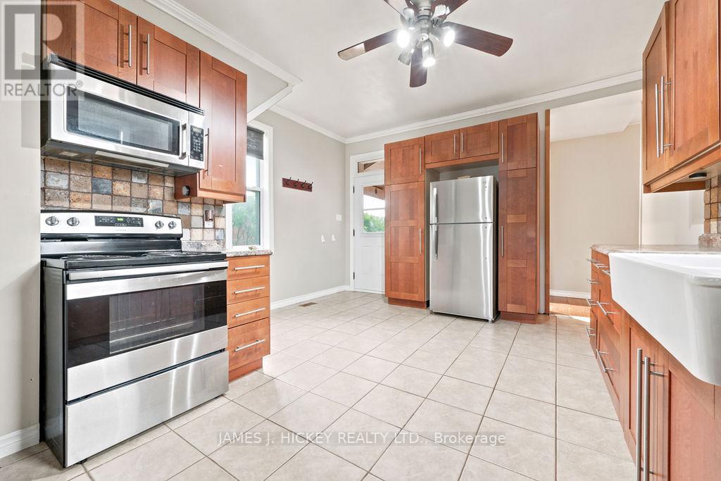 20 Main Street, Laurentian Hills, Ontario  K0J 1J0 - Photo 3 - X13508242