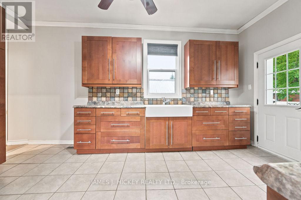 20 Main Street, Laurentian Hills, Ontario  K0J 1J0 - Photo 6 - X13508242