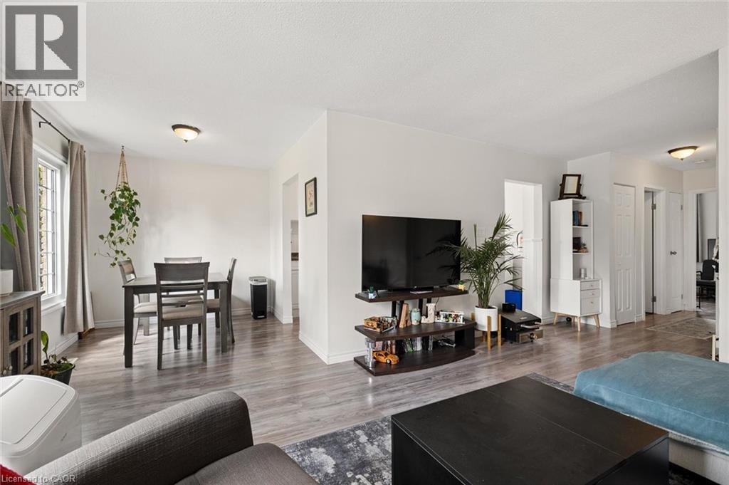 154 Graham Crescent, Stratford, Ontario  N5A 7G5 - Photo 5 - 40844394