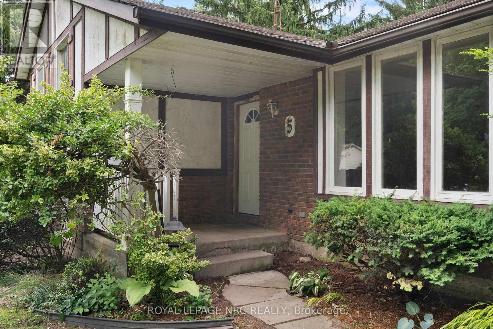 5 Fallingbrook Drive, Pelham, Ontario  L0S 1E1 - Photo 5 - X13508248