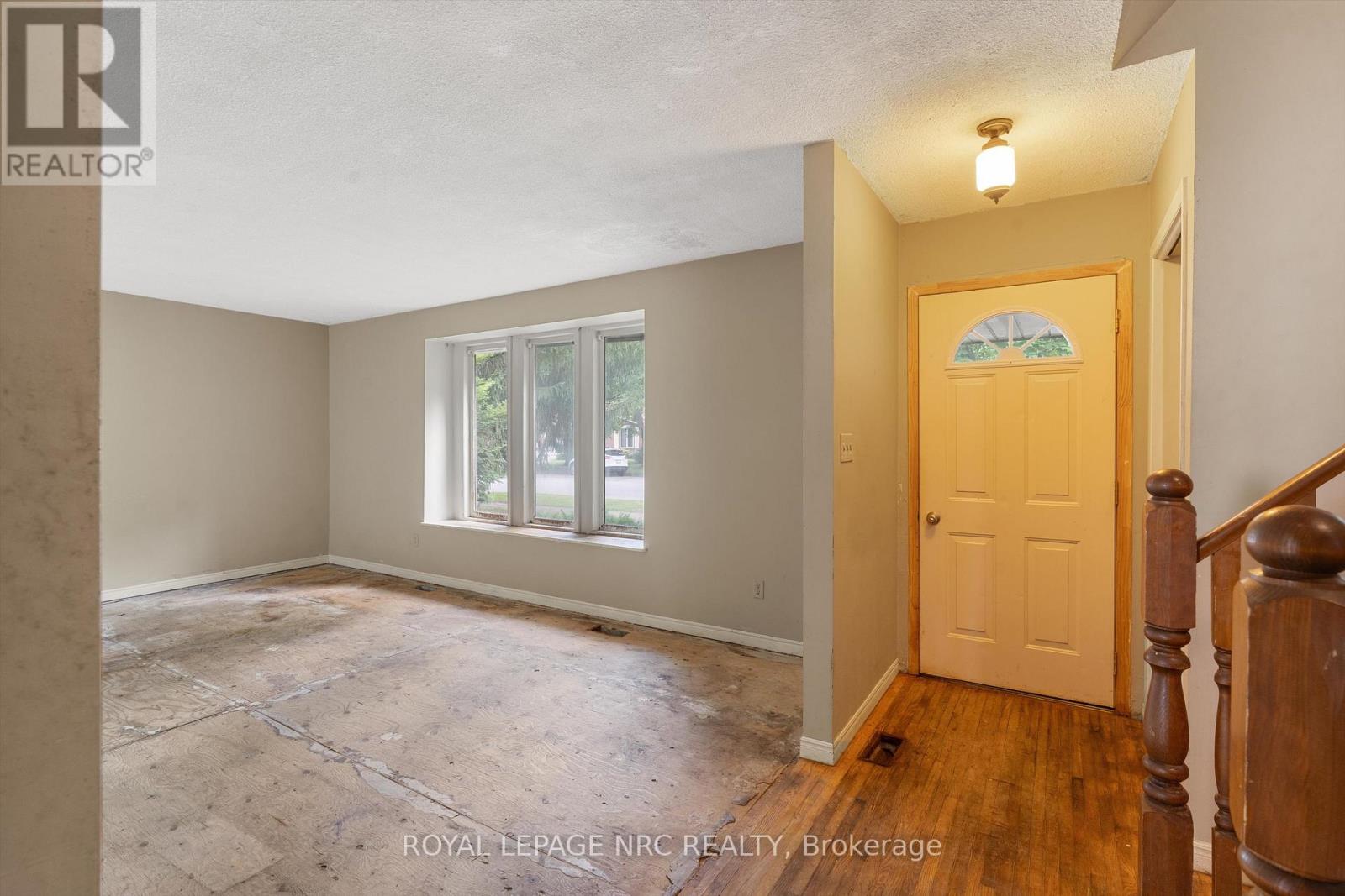 5 Fallingbrook Drive, Pelham, Ontario  L0S 1E1 - Photo 6 - X13508248