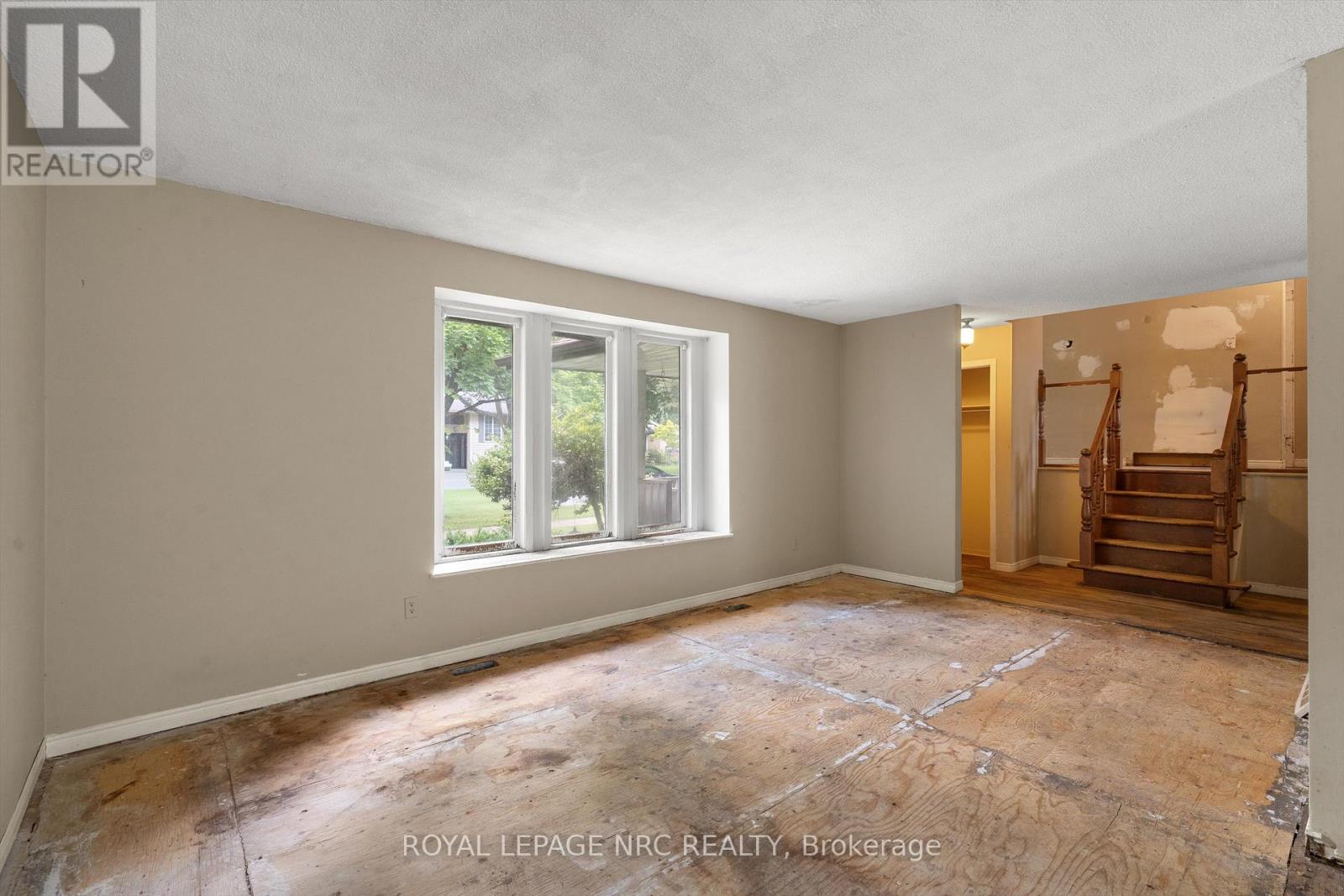 5 Fallingbrook Drive, Pelham, Ontario  L0S 1E1 - Photo 7 - X13508248