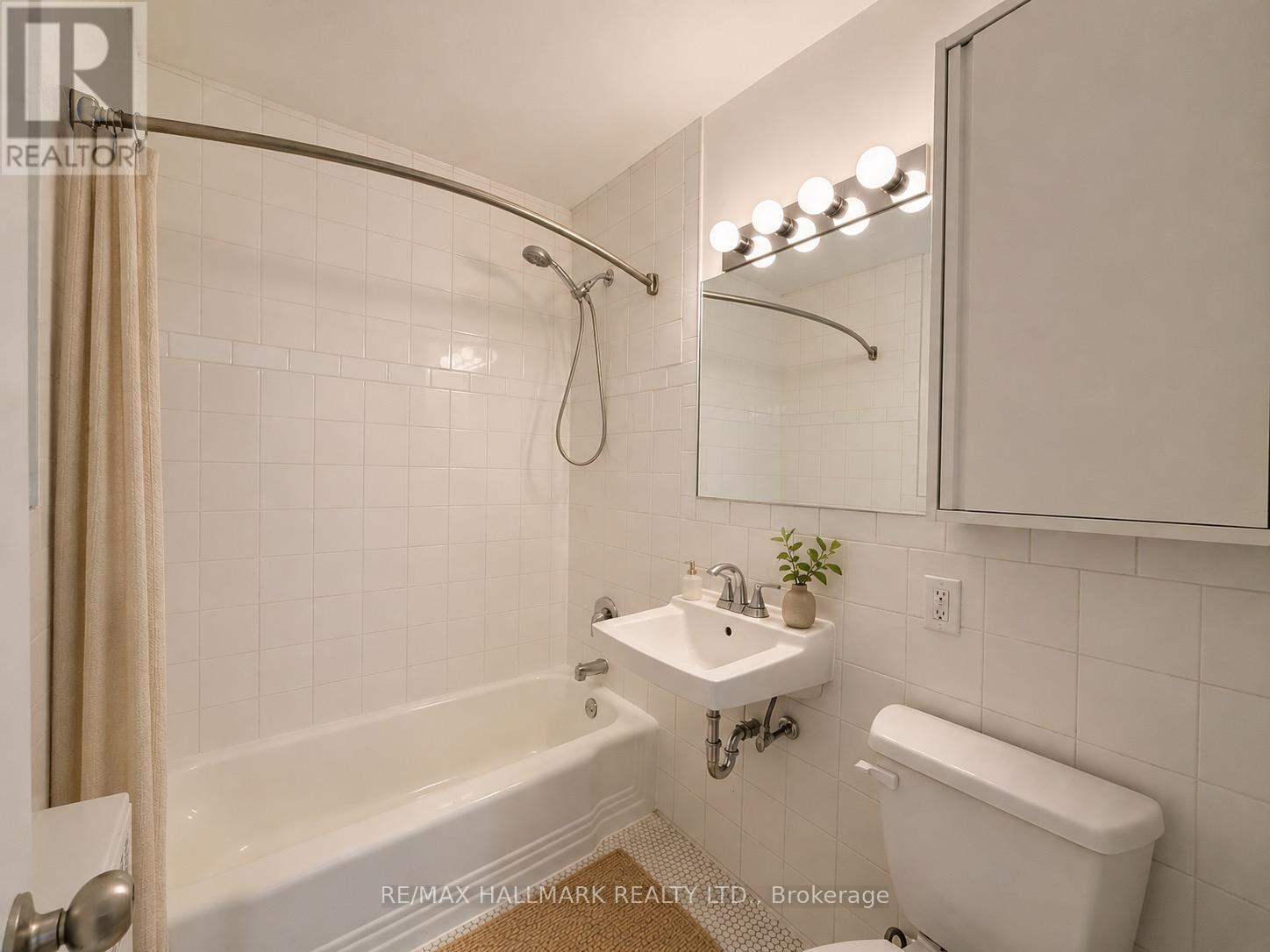 403 - 28 Upper Canada Drive, Toronto, Ontario  M2P 1R9 - Photo 7 - C13508266