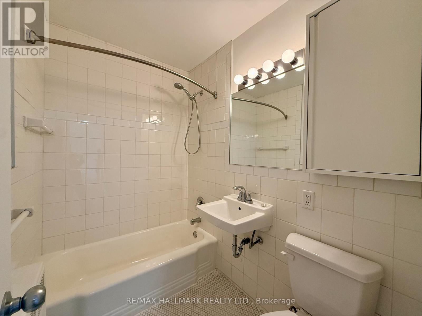403 - 28 Upper Canada Drive, Toronto, Ontario  M2P 1R9 - Photo 8 - C13508266