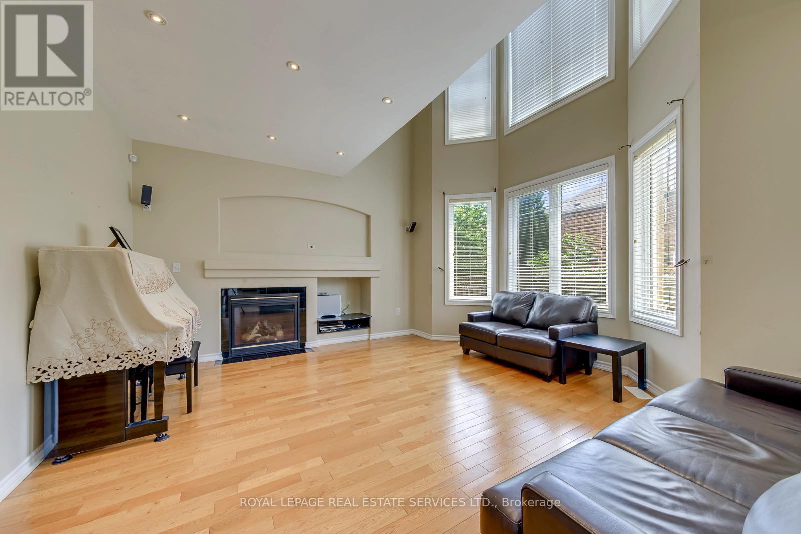 9 Barnstone Drive, Markham, Ontario  L6E 2B4 - Photo 11 - N13508254