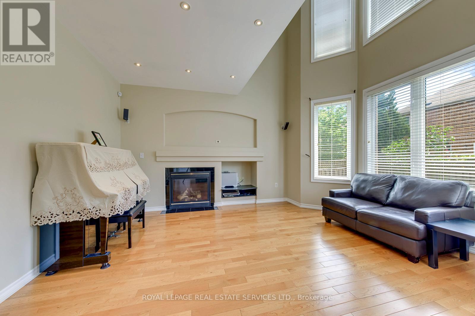 9 Barnstone Drive, Markham, Ontario  L6E 2B4 - Photo 12 - N13508254