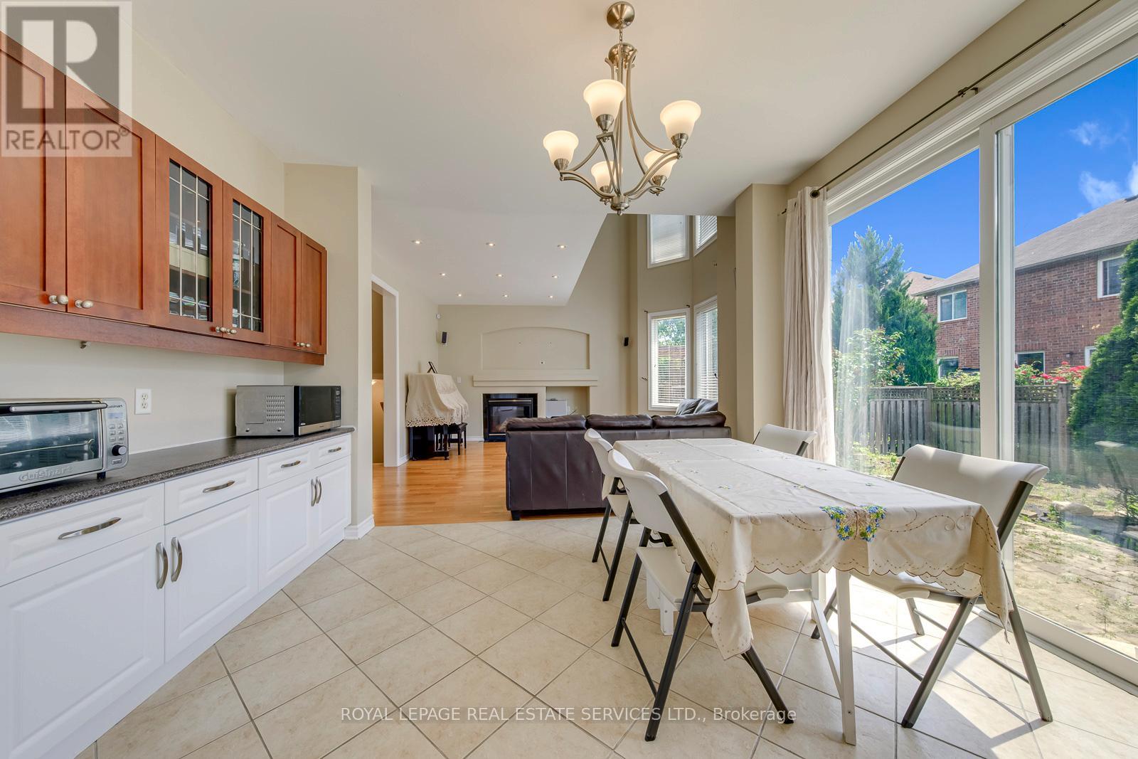 9 Barnstone Drive, Markham, Ontario  L6E 2B4 - Photo 15 - N13508254