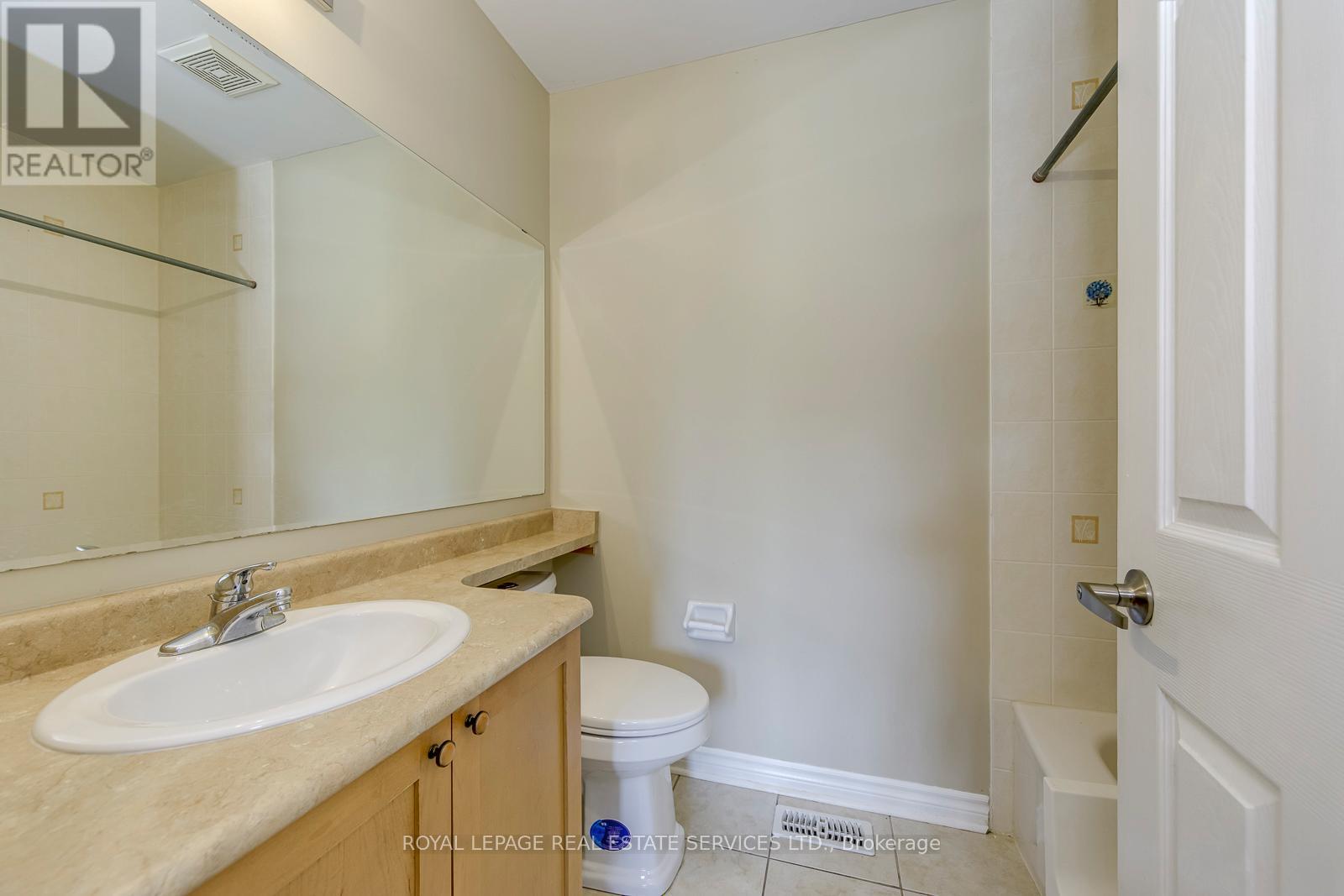 9 Barnstone Drive, Markham, Ontario  L6E 2B4 - Photo 38 - N13508254