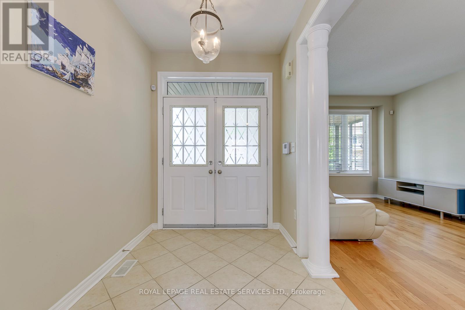 9 Barnstone Drive, Markham, Ontario  L6E 2B4 - Photo 4 - N13508254