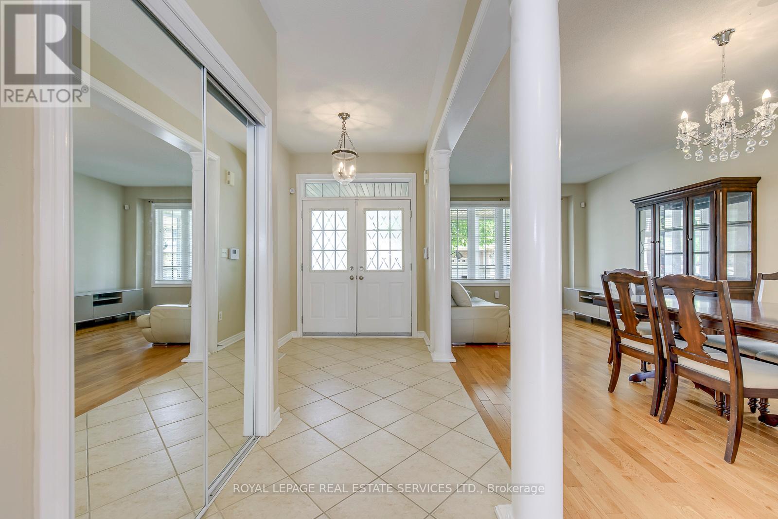 9 Barnstone Drive, Markham, Ontario  L6E 2B4 - Photo 5 - N13508254