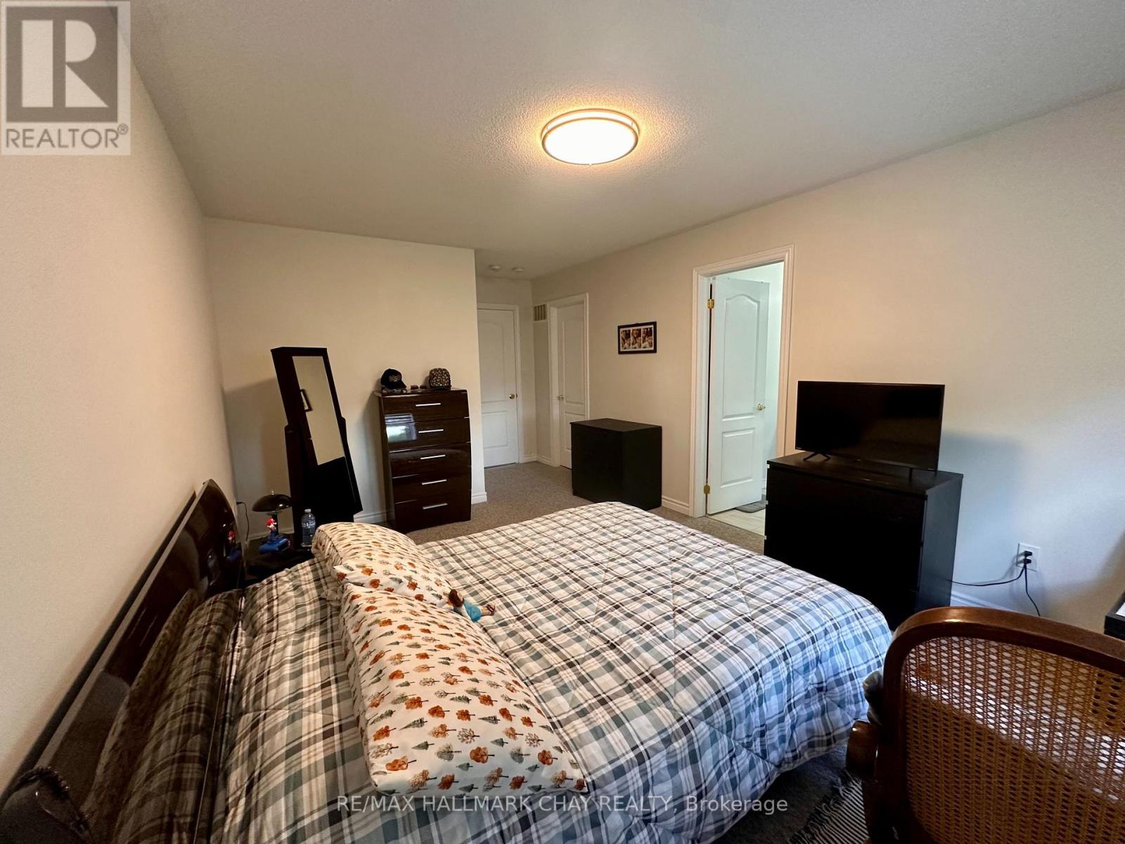 26 Greenwood Drive, Essa (Angus), Ontario  L0M 1B5 - Photo 17 - N13508280