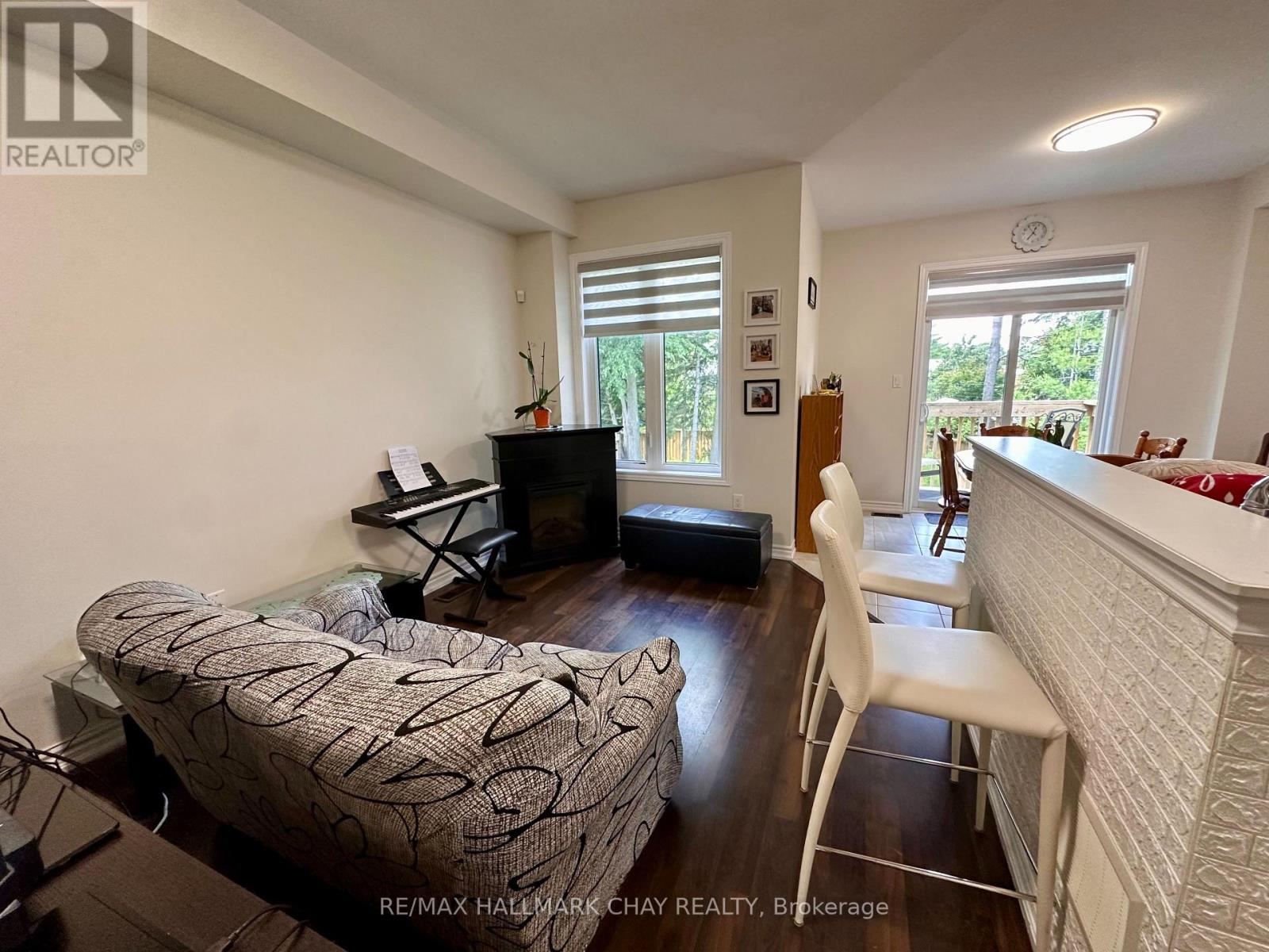 26 Greenwood Drive, Essa (Angus), Ontario  L0M 1B5 - Photo 5 - N13508280