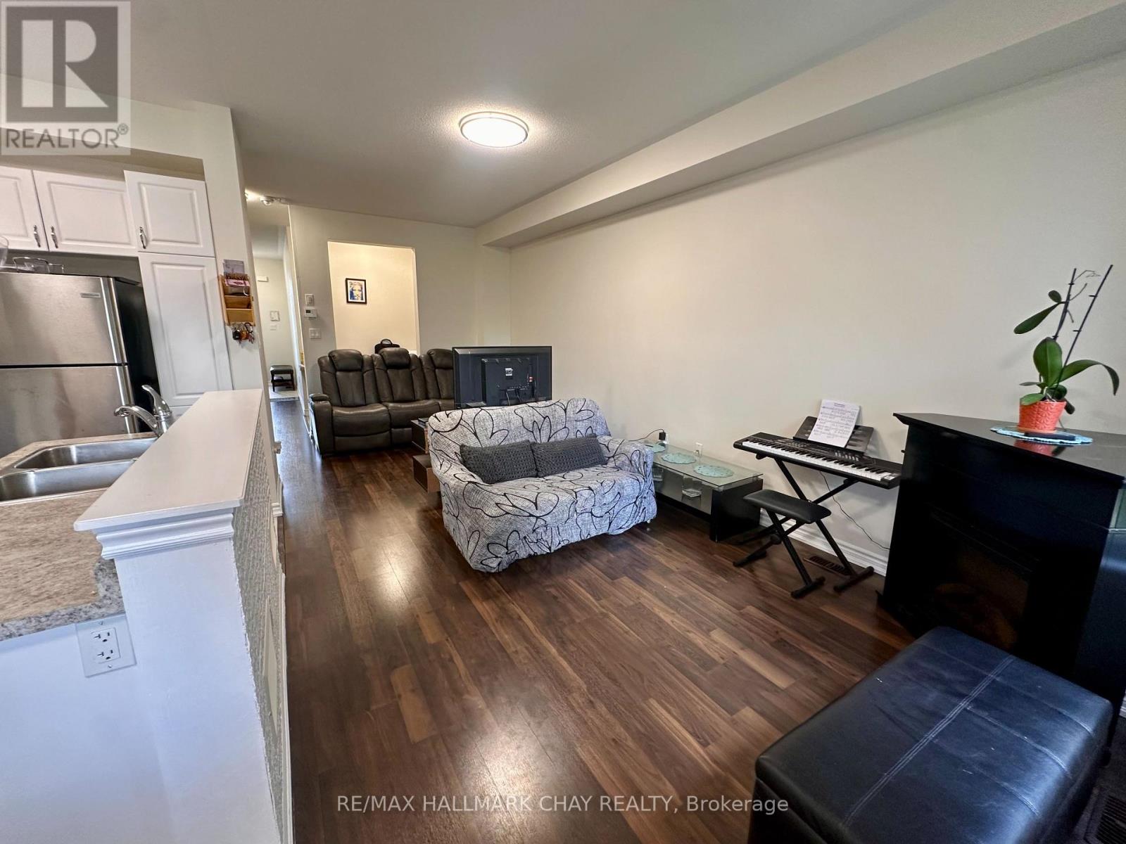 26 Greenwood Drive, Essa (Angus), Ontario  L0M 1B5 - Photo 6 - N13508280