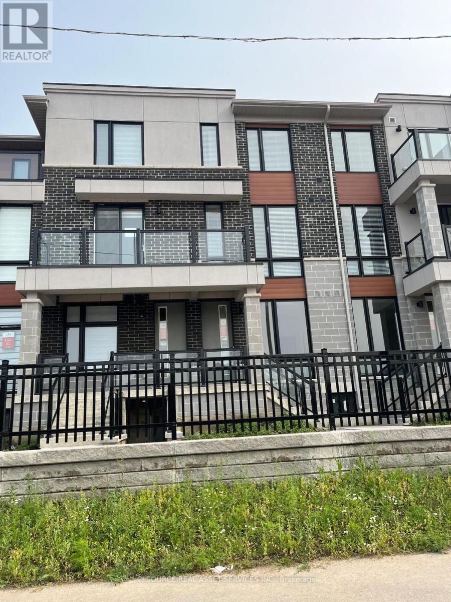 55 - 70 KNOTSBERRY CIRCLE, Brampton, Ontario