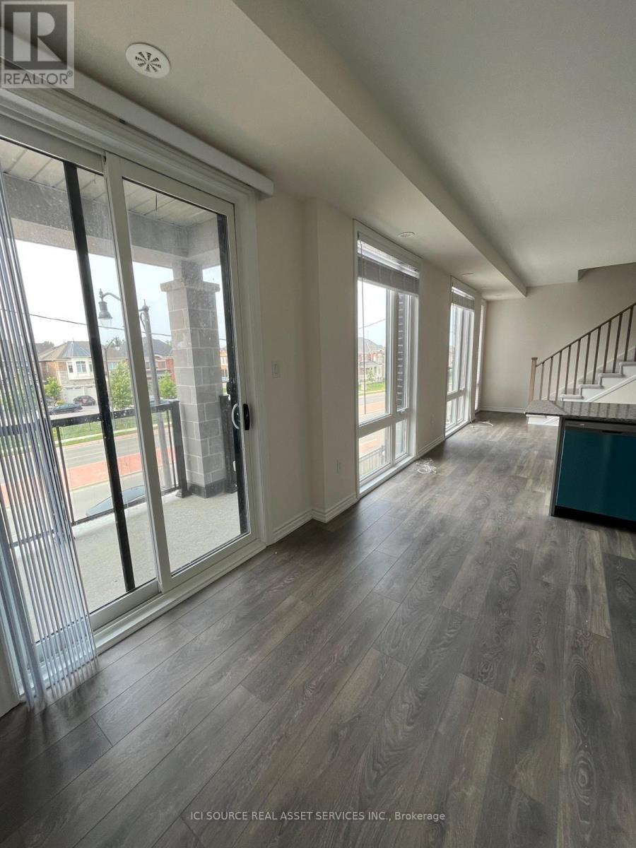 55 - 70 Knotsberry Circle, Brampton, Ontario  L6Y 6G1 - Photo 2 - W13508286